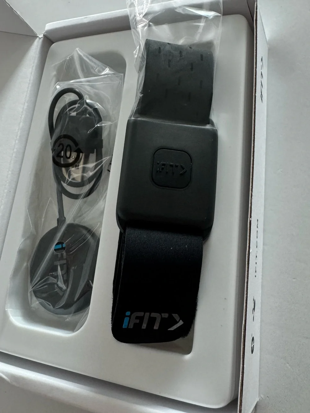iFIT SmartBeat Heart Rate Monitor Armband Bluetooth Fitness Tracker w/ Charger